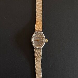 Vintage HELBROS quartz ladies, Gold Mesh Bracelet Watch